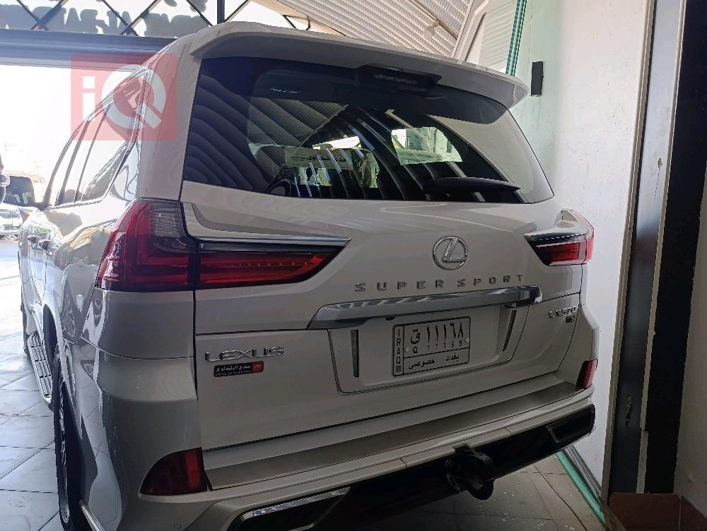 Lexus LX